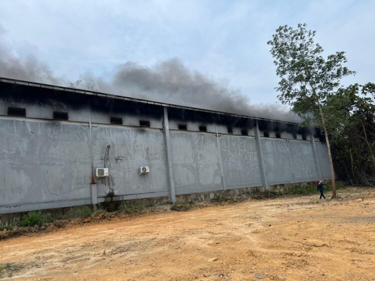 Kebakaran Gudang Alat Kesehatan di Bulungan, Kerugian Ditaksir Rp4 Miliar