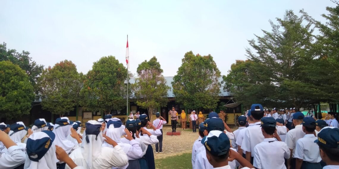 Kapolsek Tanjung Palas Utara Tekankan Disiplin dan Kamtibmas di Hadapan Siswa SMPN 2 Kelubir