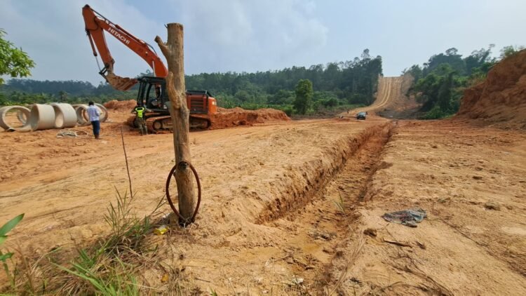 Hari Ketujuh TMMD, Alat Berat Dikerahkan Buka Jalan di Tanjung Batu Tarakan