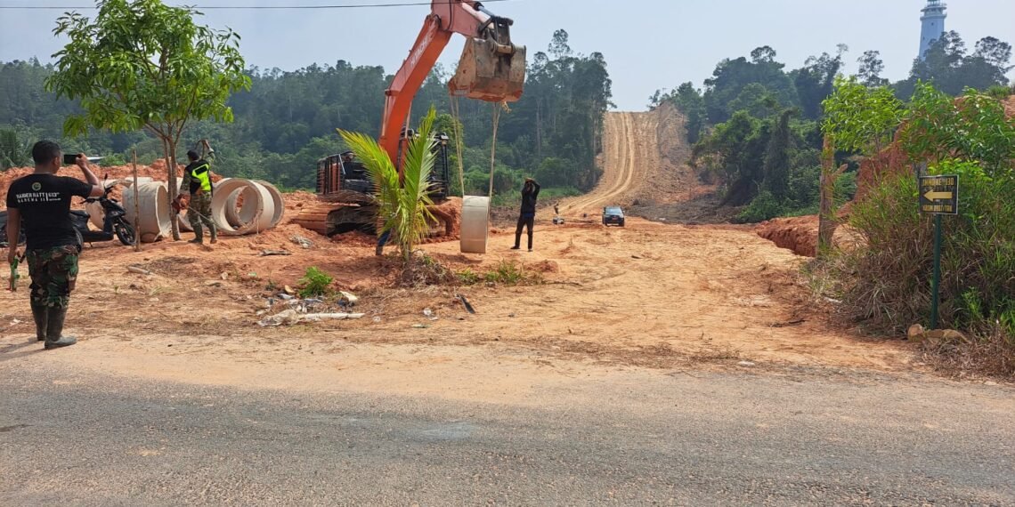 Usai Evaluasi Wasev, Satgas TMMD Tarakan Benahi Tanjakan dan Drainase Jalan