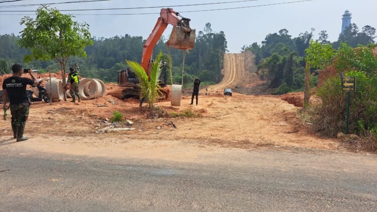 Usai Evaluasi Wasev, Satgas TMMD Tarakan Benahi Tanjakan dan Drainase Jalan