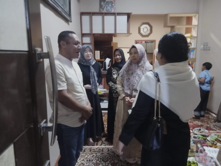 Kapolres dan Wakapolres Tarakan Takziah ke Rumah Duka Ipda Arief