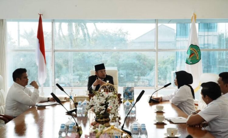 Antrean SPBU Berlarut, Pemprov Kaltim Minta Distribusi BBM Diperlancar