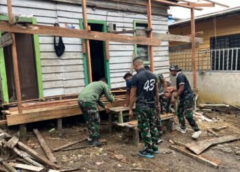 TMMD ke-130 Kodim Tarakan Perbaiki Rumah Lapuk Milik Lansia di Sebengkok