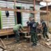 TMMD ke-130 Kodim Tarakan Perbaiki Rumah Lapuk Milik Lansia di Sebengkok