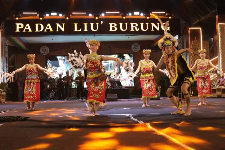 Lomba Tari Sampe’ di Irau Malinau, Lima Grup Tampilkan Seni Warisan Leluhur