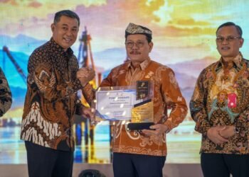 Gubernur Raih Penghargaan atas Kolaborasi dalam Pengembangan Hulu Migas